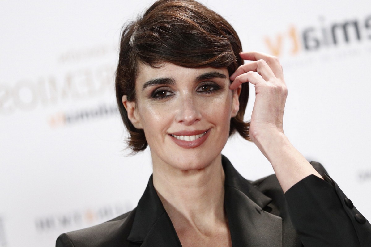 Mi nombre es Lina y soy una exuberante mujer con unas curvas a puntito de explotar